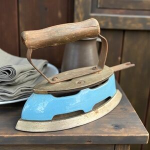 Coleman Instant Lite Gas Iron: Made in the USA, 1925-30